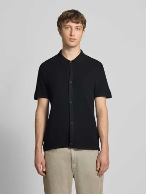Koszula casualowa o kroju regular fit z kołnierzykiem polo i listwą guzikową jack & jones