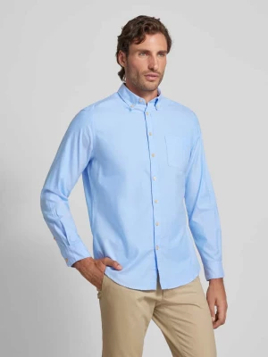 Koszula casualowa o kroju regular fit z kołnierzykiem typu button down Christian Berg Men