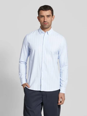 Koszula casualowa o kroju regular fit z kołnierzykiem typu button down MCNEAL