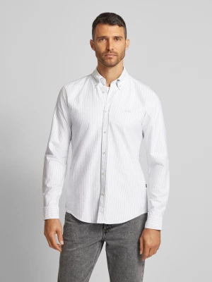 Koszula casualowa o kroju regular fit z kołnierzykiem typu button down model ‘Roan’ Boss