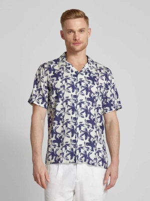 Koszula casualowa o kroju regular fit z kwiatowym nadrukiem na całej powierzchni GABBA