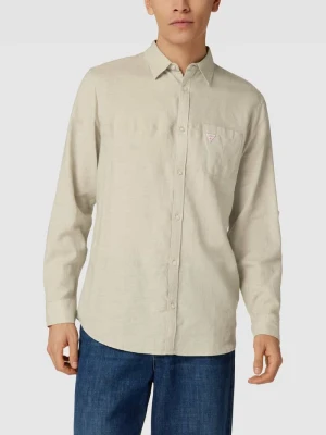 Koszula casualowa o kroju regular fit z naszywką z logo Guess