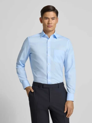 Koszula casualowa o kroju regular fit z wyhaftowanym logo model ‘New’ Olymp