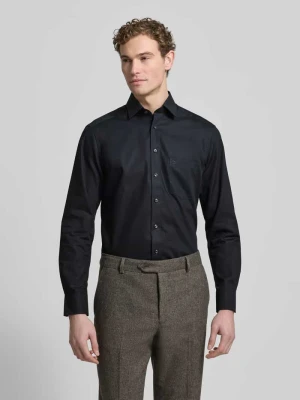 Koszula casualowa o kroju regular fit z wyhaftowanym logo model ‘New’ Olymp