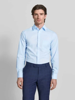 Koszula casualowa o kroju regular fit z wyhaftowanym logo model ‘New’ Olymp