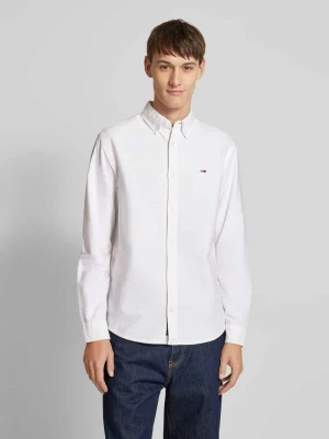 Koszula casualowa o kroju regular fit z wyhaftowanym logo model ‘OXFORD’ Tommy Jeans Złamany biały