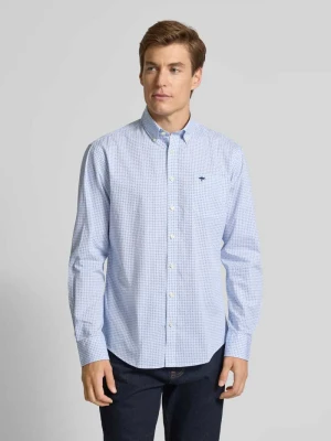 Koszula casualowa o kroju regular fit z wyhaftowanym logo model ‘Poplin’ FYNCH-HATTON