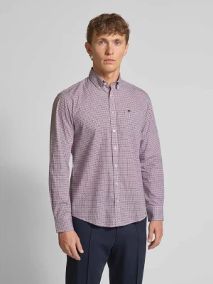 Koszula casualowa o kroju regular fit z wyhaftowanym logo model ‘Poplin’ FYNCH-HATTON