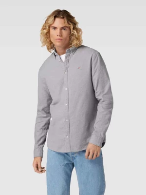 Koszula casualowa o kroju regular fit z wyhaftowanym logo Tommy Jeans