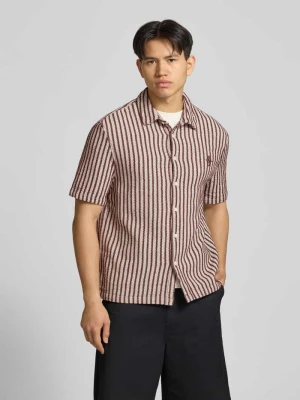 Koszula casualowa o kroju regular fit z wzorem w paski REVIEW