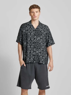 Koszula casualowa o kroju regular fit ze wzorem paisley REVIEW
