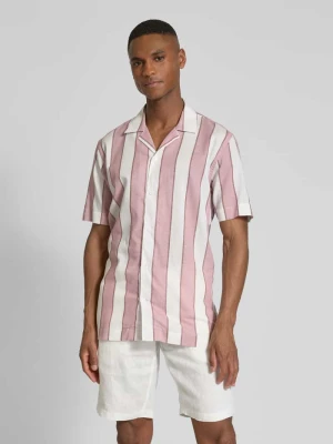 Koszula casualowa o kroju relaxed fit z detalami z logo i wykładanym kołnierzem lindbergh