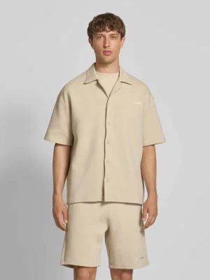 Koszula casualowa o kroju relaxed fit z fakturowanym wzorem model ‘Tate’ Pegador