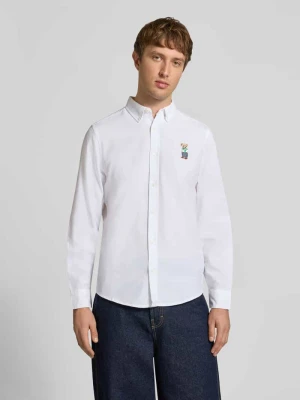Koszula casualowa o kroju slim fit z kołnierzykiem typu button down Chill Pill Biały