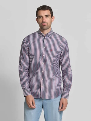 Koszula casualowa o kroju slim fit z kołnierzykiem typu button down FYNCH-HATTON Oberżynowy