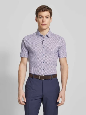 Koszula casualowa o kroju slim fit z kołnierzykiem typu kent Desoto