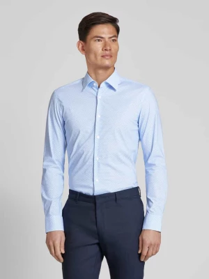 Koszula casualowa o kroju slim fit z kołnierzykiem typu kent model ‘Hank’ Boss