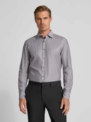 Koszula casualowa o kroju slim fit z kołnierzykiem typu kent model ‘HANK’ Boss
