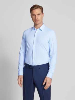 Koszula casualowa o kroju slim fit z kołnierzykiem typu kent model ‘Roan’ Boss