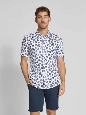 Koszula casualowa o kroju slim fit z kołnierzykiem typu kent model ‘ROAN’ Boss