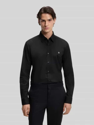Koszula casualowa o kroju slim fit z mieszanki bawełny model ‘ERMO’ HUGO