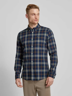 Koszula casualowa o kroju tailored fit z kołnierzykiem typu button down Barbour