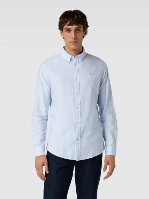 Koszula casualowa o kroju tailored fit z wyhaftowanym logo model ‘OXTOWN’ Barbour