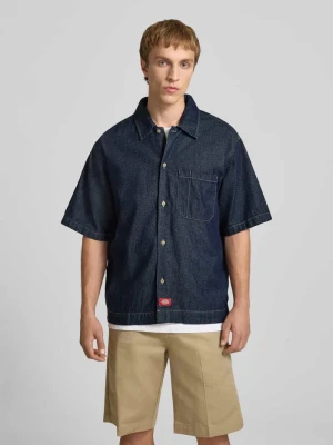 Koszula jeansowa o kroju relaxed fit z brustaszą Dickies