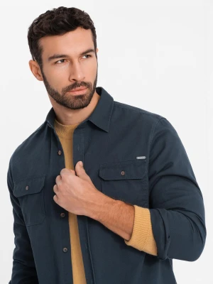 Koszula męska bawełniana REGULAR FIT z kieszeniami zapinanymi na guziki - granatowa V3 - Rozmiar: XL Ombre Clothing