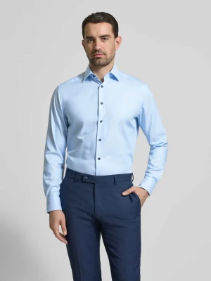 Koszula o kroju regular fit biznes w jednolitym designie z kołnierzykiem typu kent Olymp