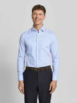 Koszula o kroju slim fit biznes z bawełny z kołnierzykiem typu kent seidensticker