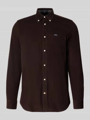 Koszula sztruksowa o kroju tailored z brustaszą Barbour Ciemnobrązowy