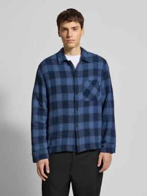 Koszula w kratę o skróconym kroju z kieszenią na piersi REVIEW