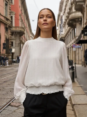 Koszula z bufiastymi rękawami biała Moodo