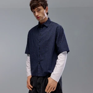 Koszula z krótkim rękawem w granatowo-czarną kratę House