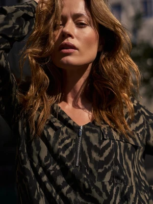 Koszula z wiskozy oliwkowa Moodo