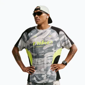 Koszulka do biegania męska Nike Dri-FIT Printed SS smoke grey / black / light lemon twist