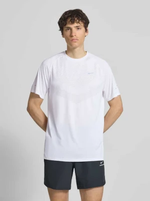 Koszulka funkcyjna z logo i okrągły dekolt model 'Stride' Nike Training