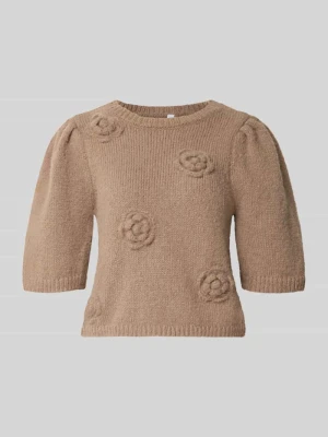 koszulka o kroju regular fit z haftem model 'AYA' Pieces
