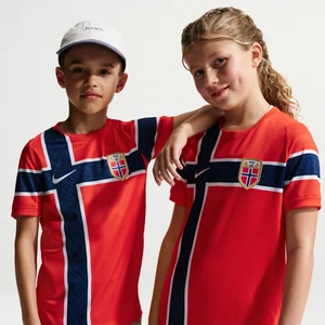 Zdjęcie produktu Koszulka piłkarska dla dużych dzieci Nike Dri-FIT reprezentacja Norwegii Stadium 2026 (wersja domowa) - Czerwony