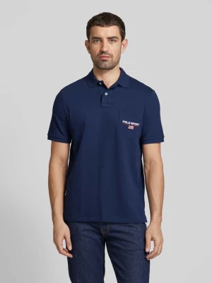Koszulka polo o kroju classic fit z kieszenią na piersi Polo Sport