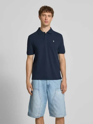 Koszulka polo o kroju nowoczesnym z wyhaftowanym logo REVIEW