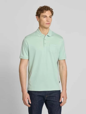 Koszulka polo o kroju regular fit z brustaszą i wyhaftowanym logo Bugatti Jasnozielony