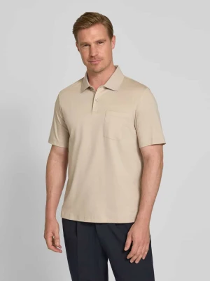 Koszulka polo o kroju regular fit z brustaszą maerz muenchen