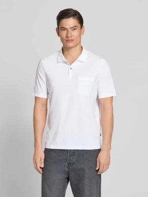 Koszulka polo o kroju regular fit z brustaszą maerz muenchen