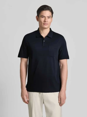 Koszulka polo o kroju regular fit z brustaszą maerz muenchen