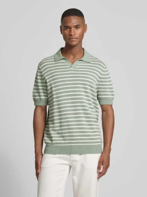 Koszulka polo o kroju regular fit z dekoltem w serek MCNEAL