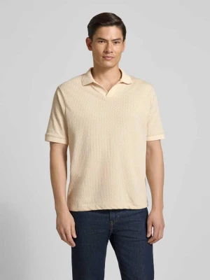 koszulka polo o kroju regular fit z dekoltem w serek model 'ACAYO' Drykorn Beżowy