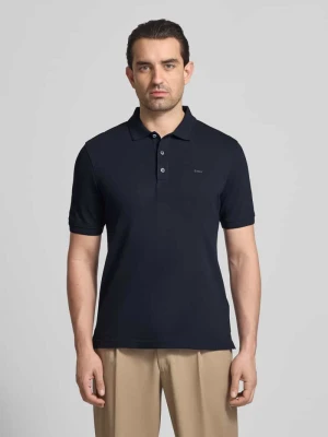 Koszulka polo o kroju regular fit z detalem z logo model ‘Pete’ BRAX