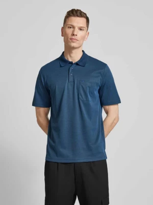 Koszulka polo o kroju regular fit z kieszenią na piersi Christian Berg Men